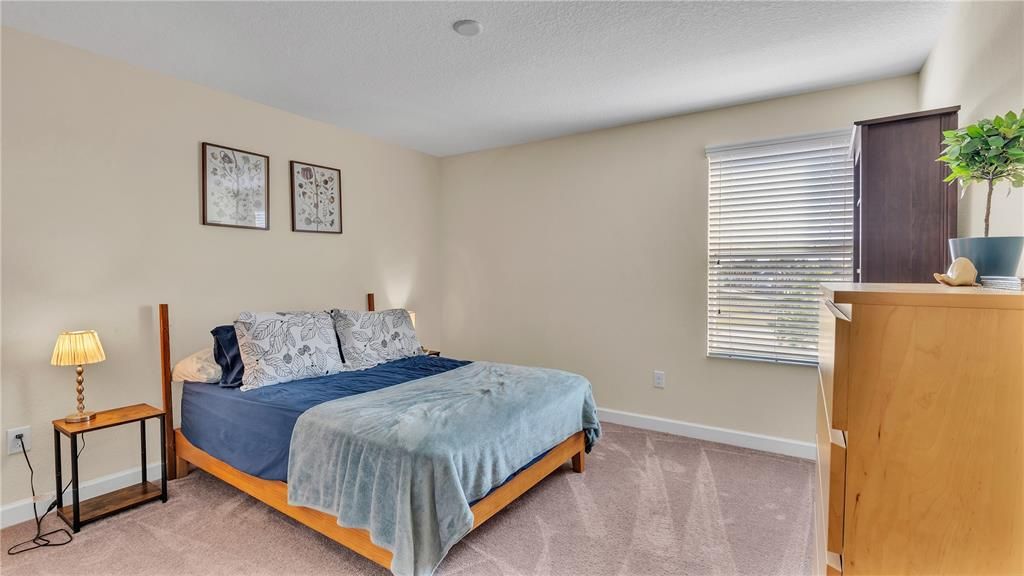 En Venta: $471,900 (4 camas, 2 baños, 2616 Pies cuadrados)