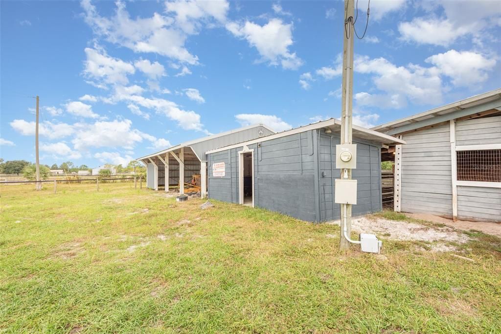 На продажу: $899,999 (10.00 acres)