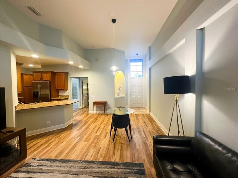 For Sale: $365,000 (2 beds, 2 baths, 1234 Square Feet)