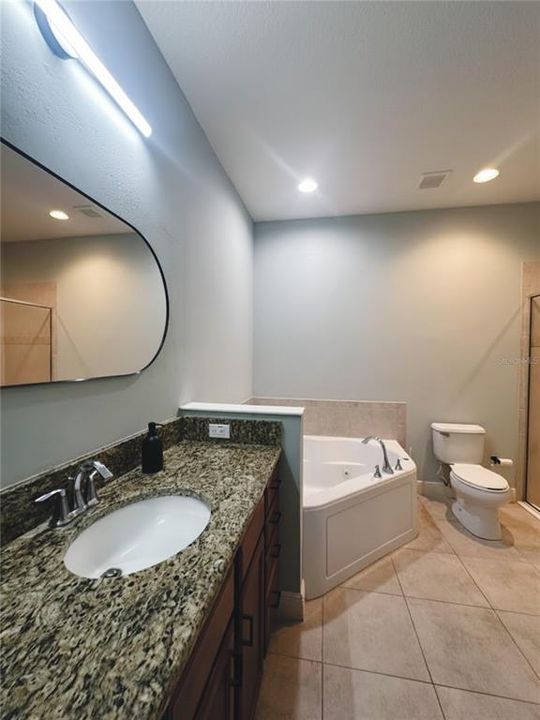 For Sale: $365,000 (2 beds, 2 baths, 1234 Square Feet)