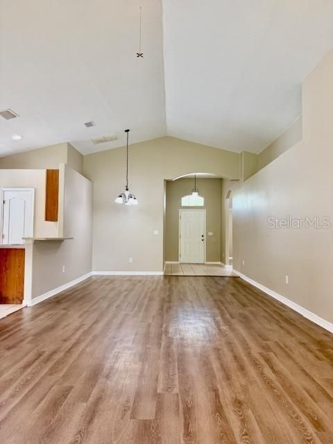 En Renta: $2,495 (4 camas, 3 baños, 1836 Pies cuadrados)