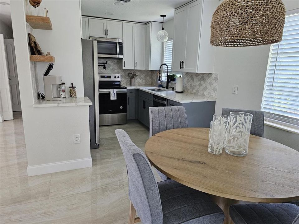 В аренду: $2,800 (3 спален, 2 ванн, 1185 Квадратных фут)