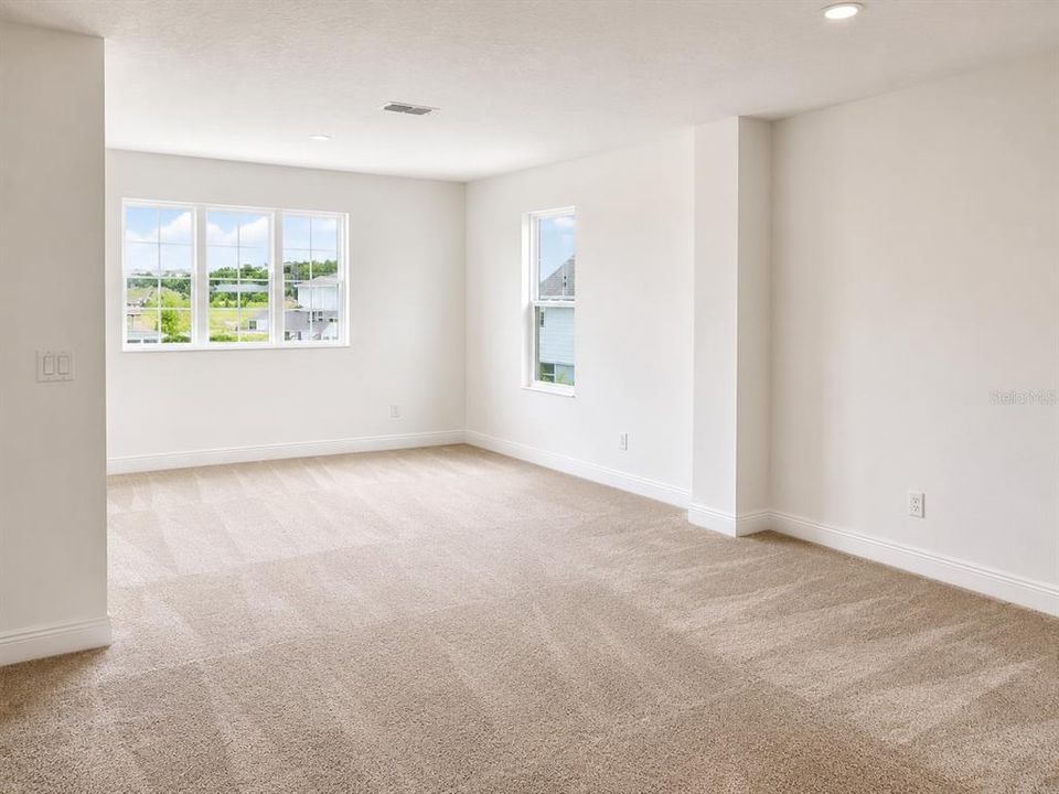 For Sale: $550,000 (5 beds, 3 baths, 3166 Square Feet)