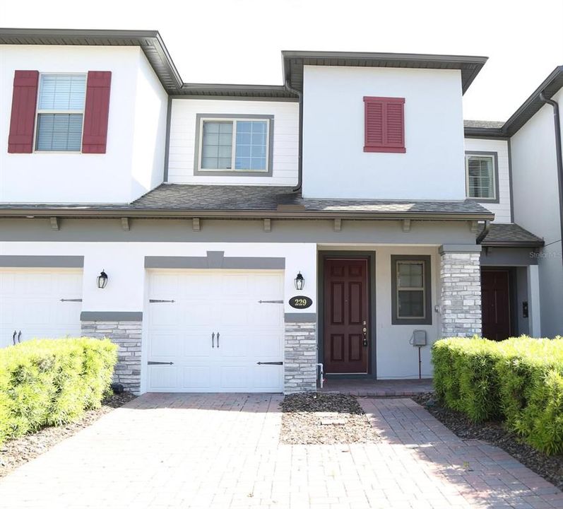 For Rent: $2,450 (3 beds, 2 baths, 1839 Square Feet)