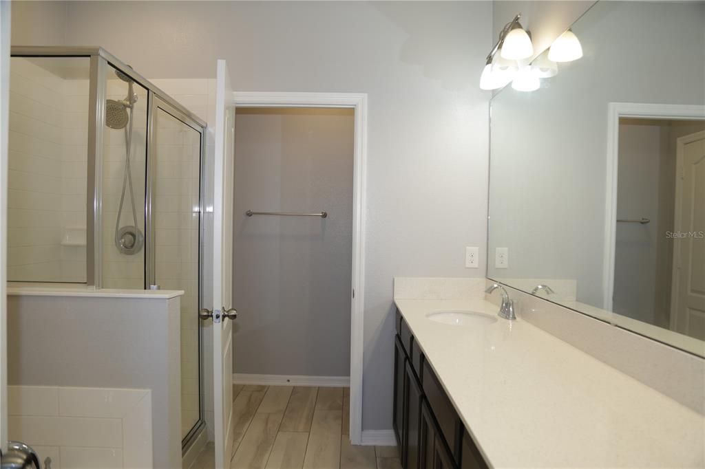 For Rent: $2,450 (3 beds, 2 baths, 1839 Square Feet)
