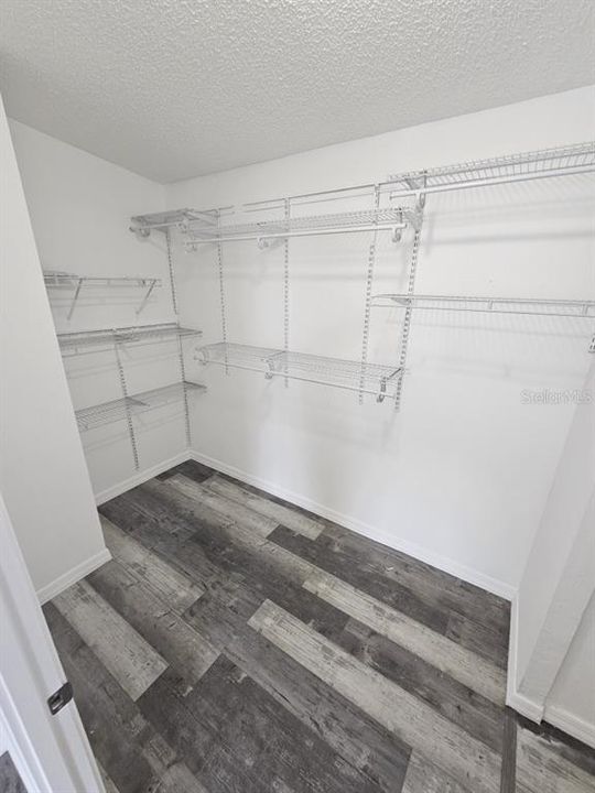 En Venta: $365,000 (5 camas, 2 baños, 2100 Pies cuadrados)