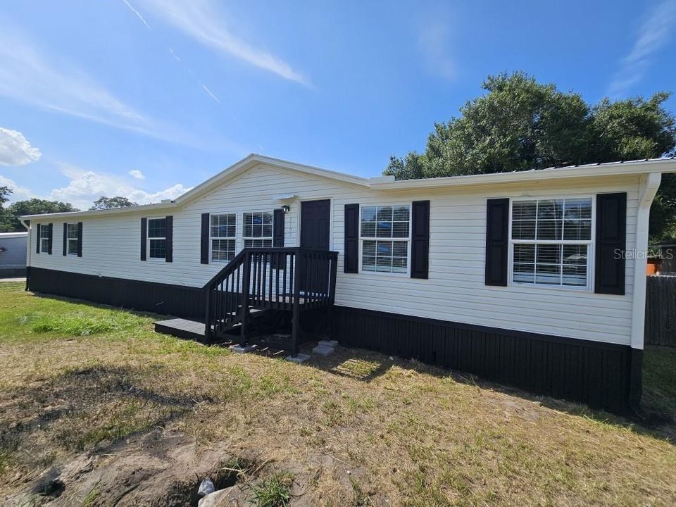 En Venta: $365,000 (5 camas, 2 baños, 2100 Pies cuadrados)