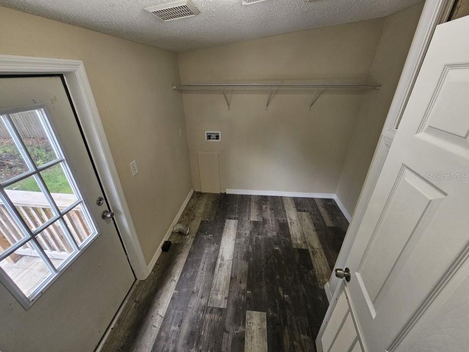 En Venta: $365,000 (5 camas, 2 baños, 2100 Pies cuadrados)