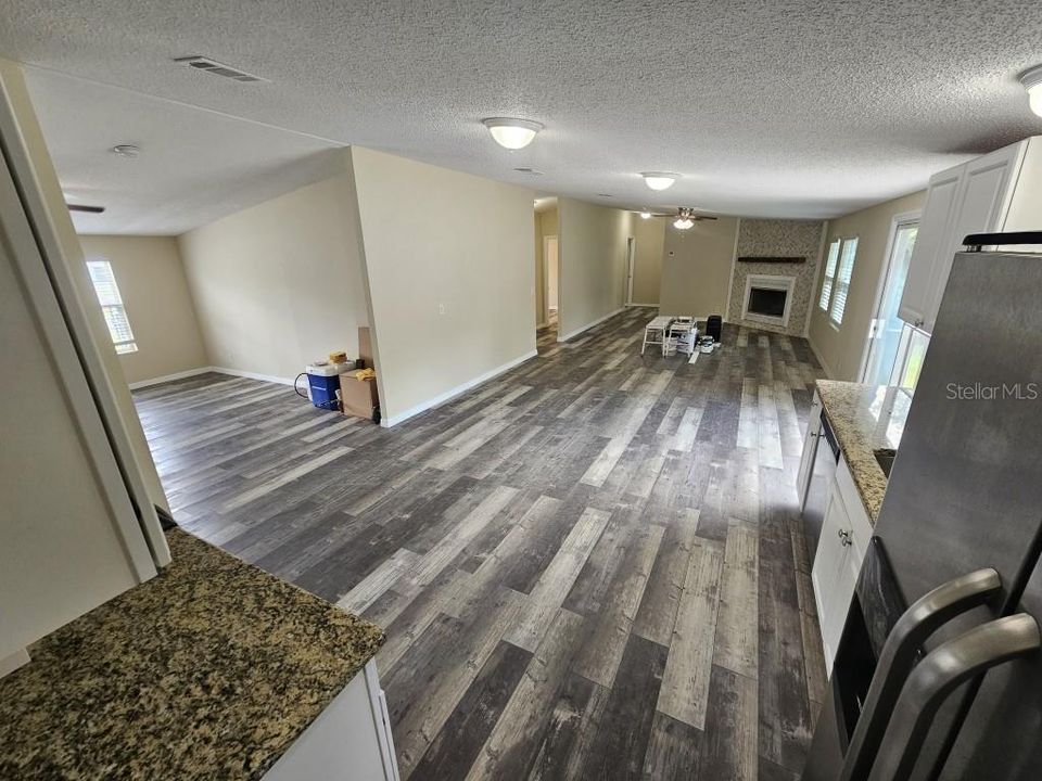 En Venta: $365,000 (5 camas, 2 baños, 2100 Pies cuadrados)
