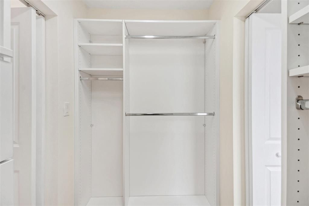 For Sale: $159,900 (1 beds, 1 baths, 710 Square Feet)