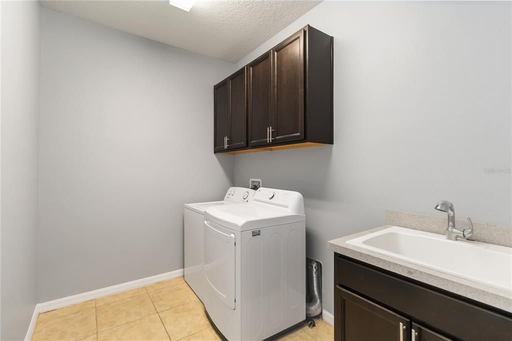 For Sale: $425,000 (3 beds, 2 baths, 2144 Square Feet)