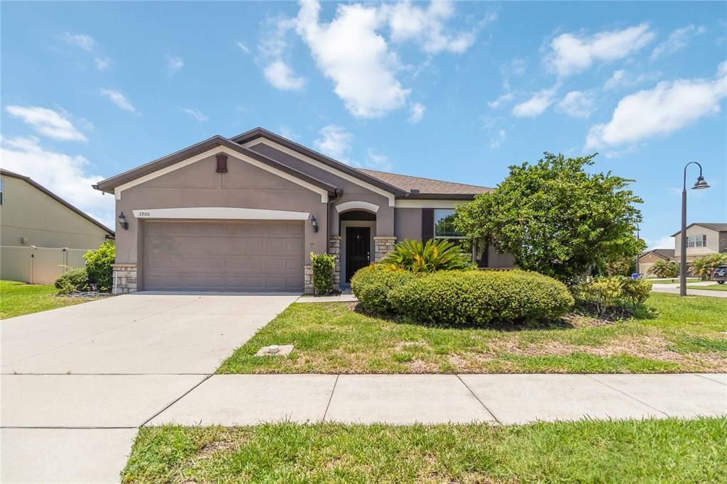 For Sale: $425,000 (3 beds, 2 baths, 2144 Square Feet)