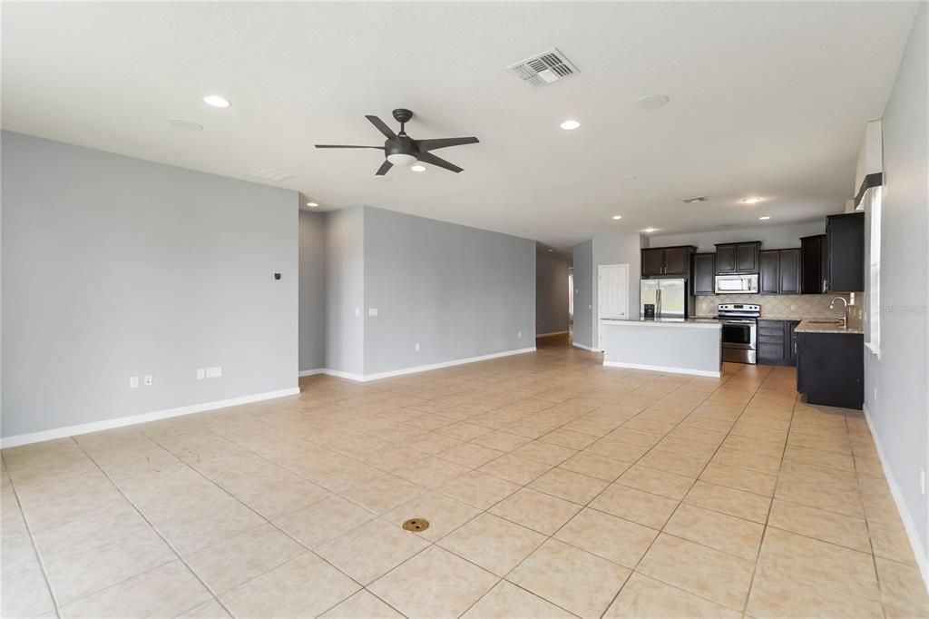 For Sale: $425,000 (3 beds, 2 baths, 2144 Square Feet)