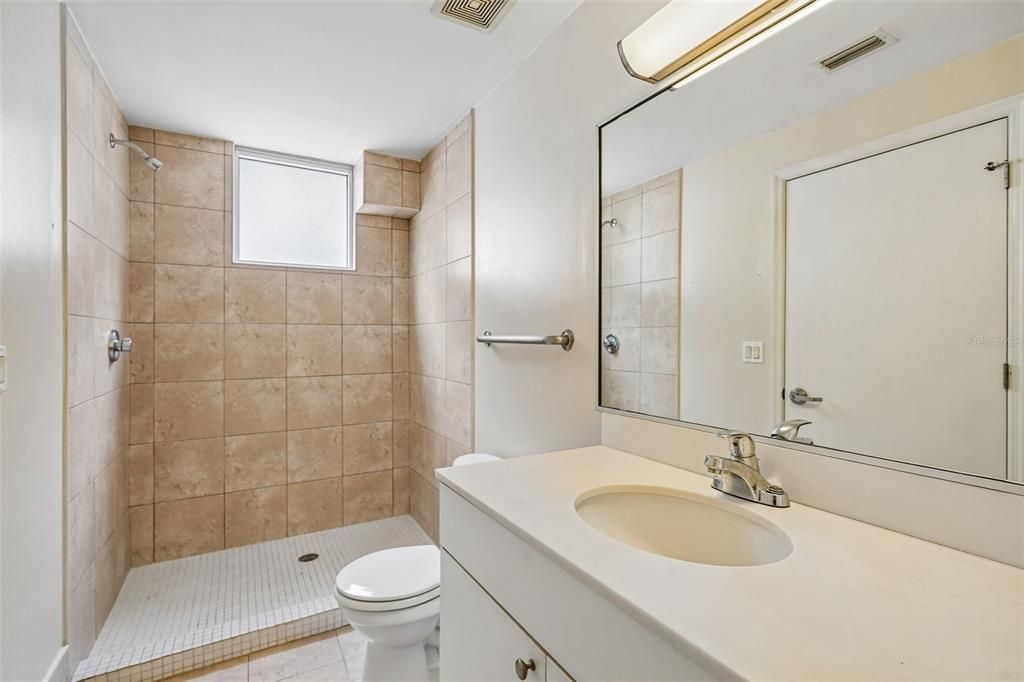 For Sale: $239,000 (3 beds, 3 baths, 1400 Square Feet)