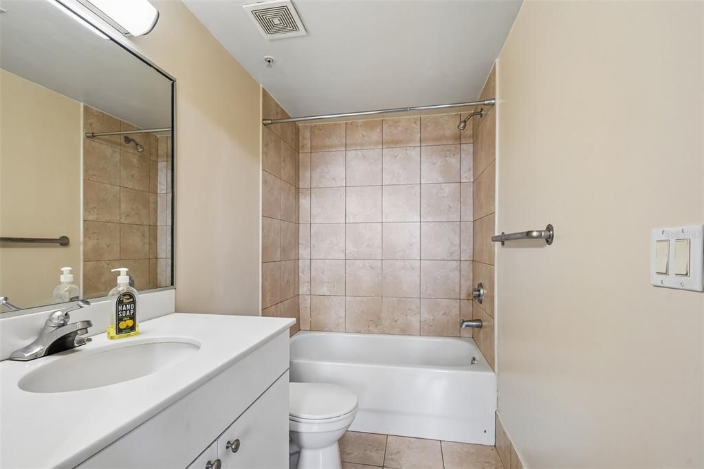 For Sale: $239,000 (3 beds, 3 baths, 1400 Square Feet)
