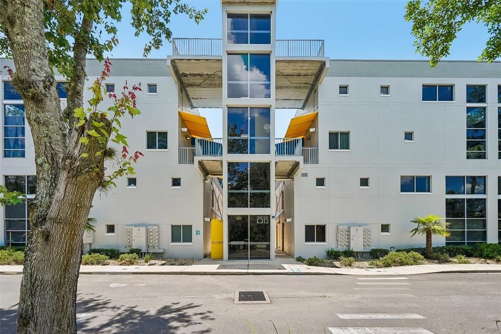 For Sale: $239,000 (3 beds, 3 baths, 1400 Square Feet)