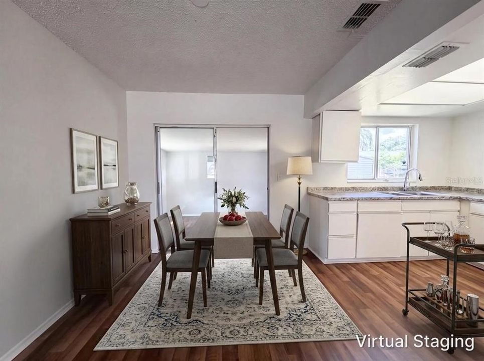 En Venta: $295,000 (2 camas, 2 baños, 1285 Pies cuadrados)