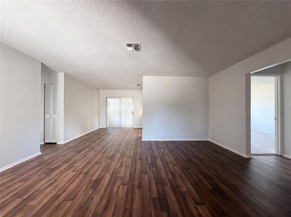 En Venta: $295,000 (2 camas, 2 baños, 1285 Pies cuadrados)