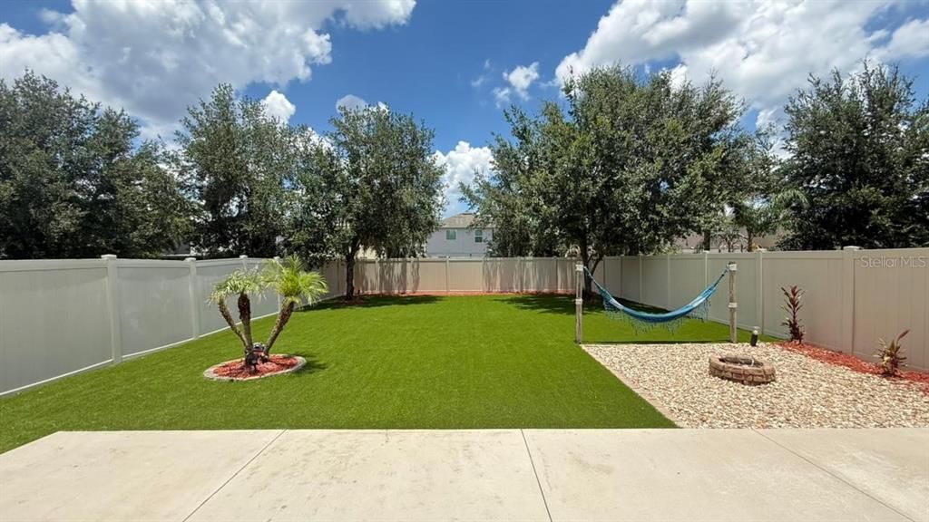 For Sale: $465,000 (4 beds, 2 baths, 2328 Square Feet)