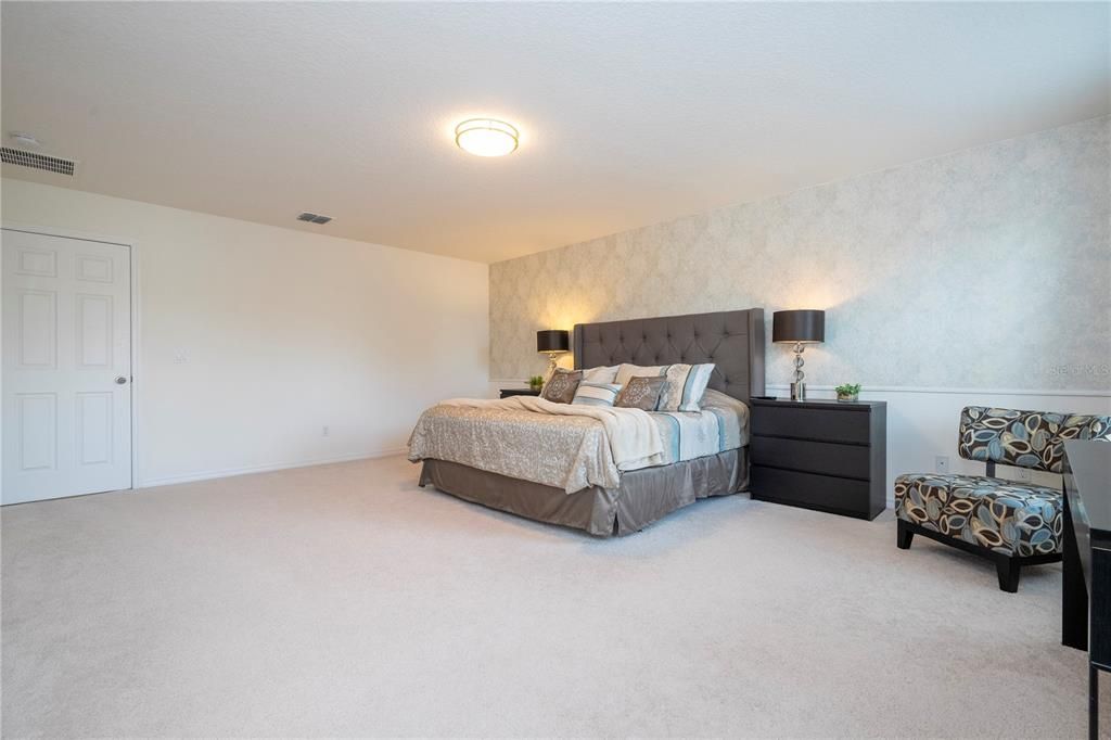 For Sale: $465,000 (4 beds, 2 baths, 2328 Square Feet)