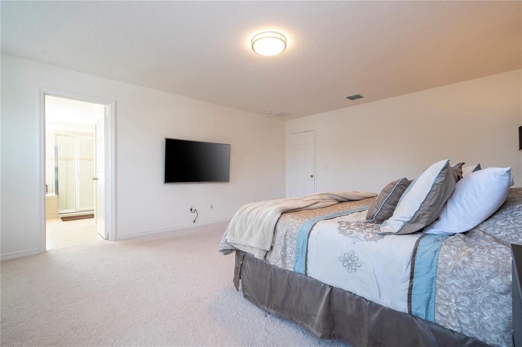 For Sale: $465,000 (4 beds, 2 baths, 2328 Square Feet)