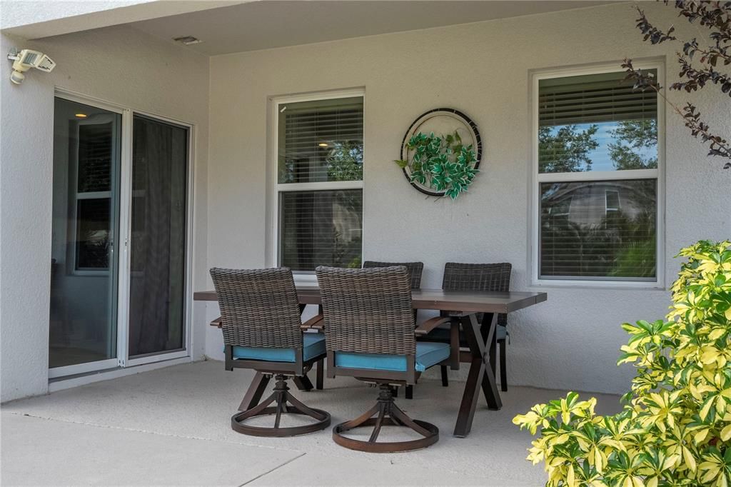 For Sale: $465,000 (4 beds, 2 baths, 2328 Square Feet)