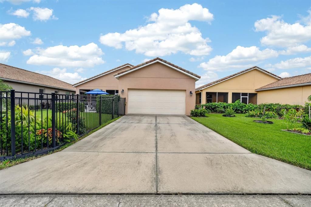 For Sale: $399,000 (3 beds, 2 baths, 1754 Square Feet)