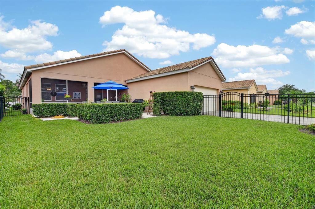 For Sale: $399,000 (3 beds, 2 baths, 1754 Square Feet)