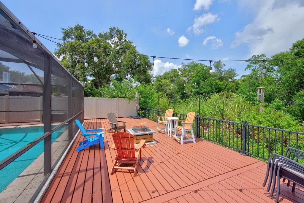 For Sale: $445,000 (3 beds, 2 baths, 967 Square Feet)