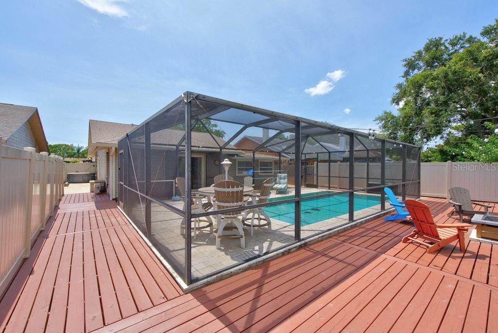 For Sale: $445,000 (3 beds, 2 baths, 967 Square Feet)