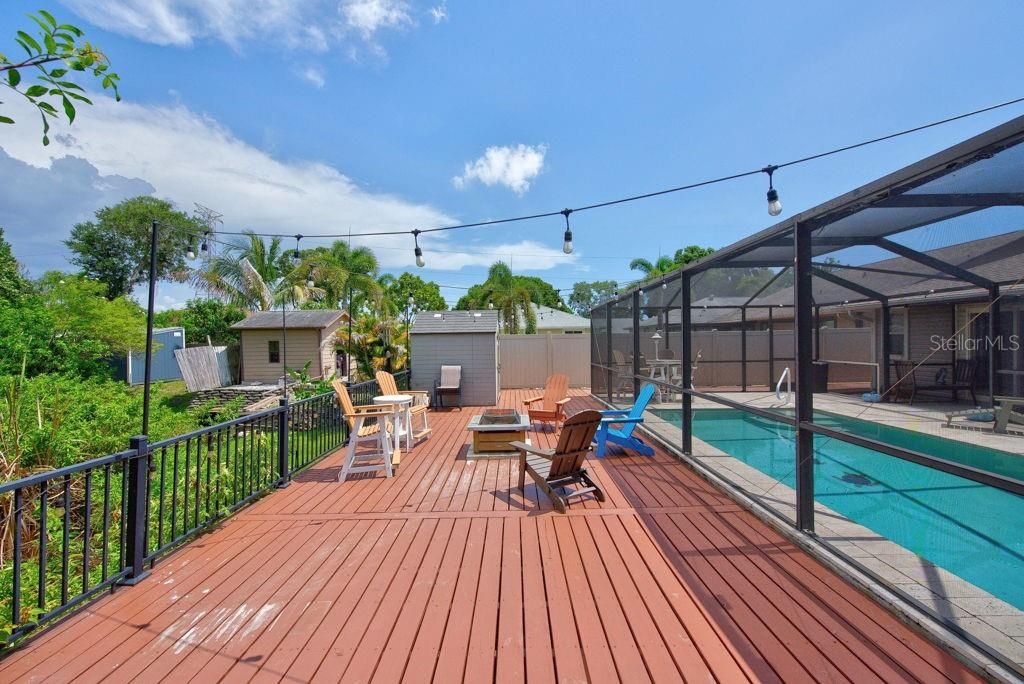 For Sale: $445,000 (3 beds, 2 baths, 967 Square Feet)
