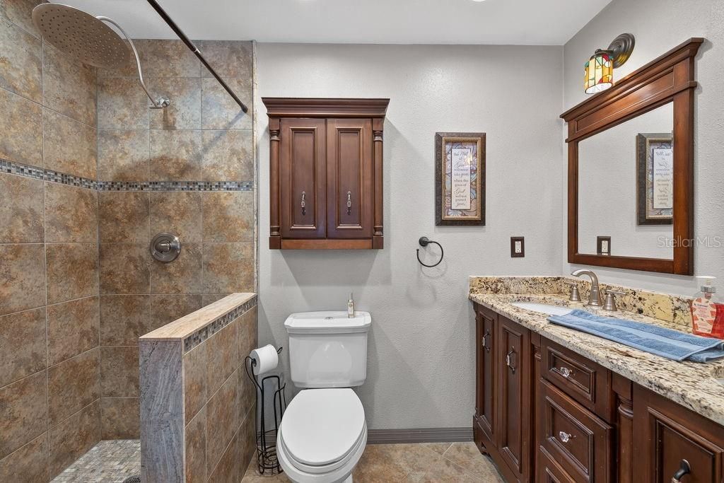 For Sale: $445,000 (3 beds, 2 baths, 967 Square Feet)