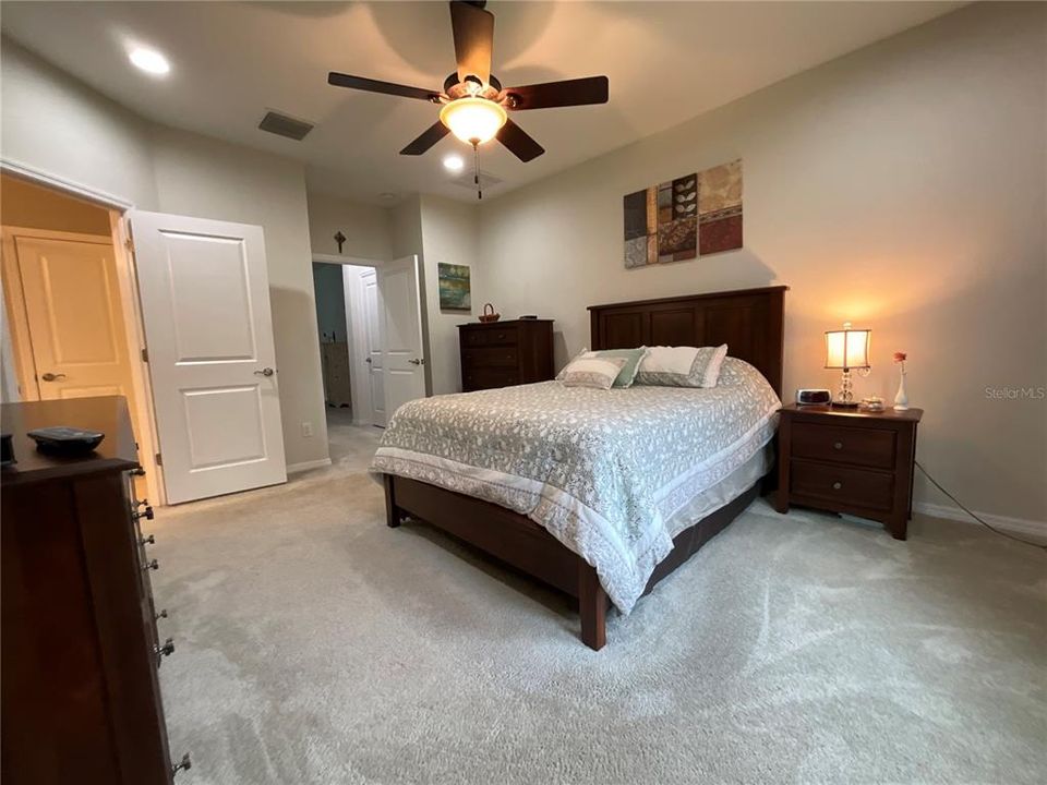En Venta: $385,000 (3 camas, 2 baños, 1852 Pies cuadrados)