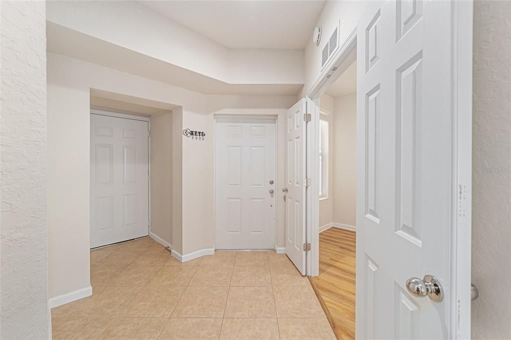 For Rent: $1,700 (3 beds, 2 baths, 1429 Square Feet)