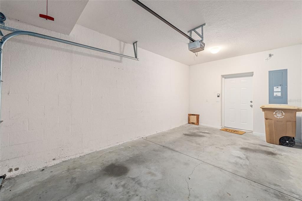 For Rent: $1,700 (3 beds, 2 baths, 1429 Square Feet)