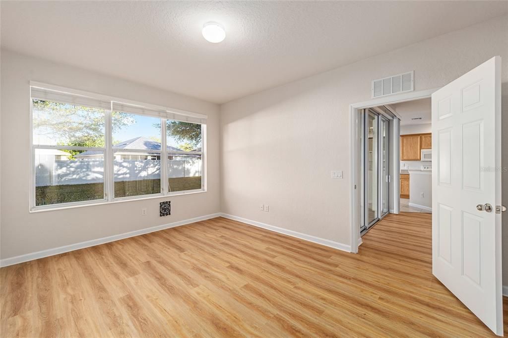 For Rent: $1,700 (3 beds, 2 baths, 1429 Square Feet)