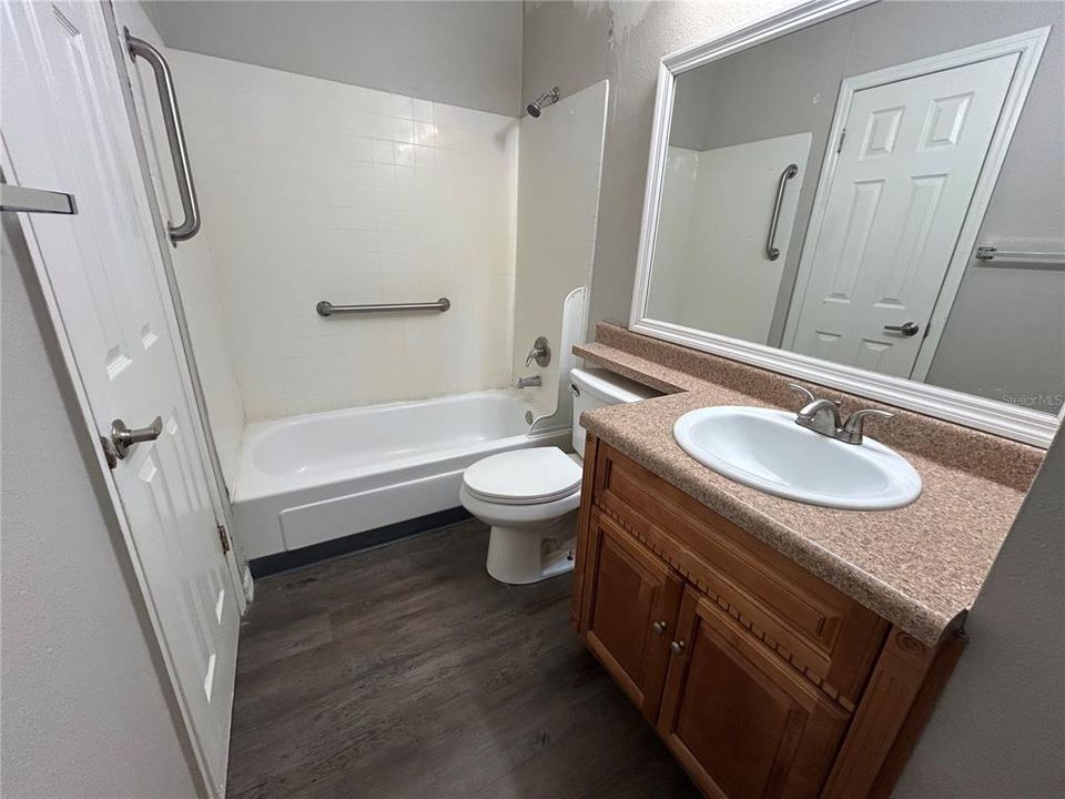 В аренду: $1,550 (2 спален, 1 ванн, 881 Квадратных фут)