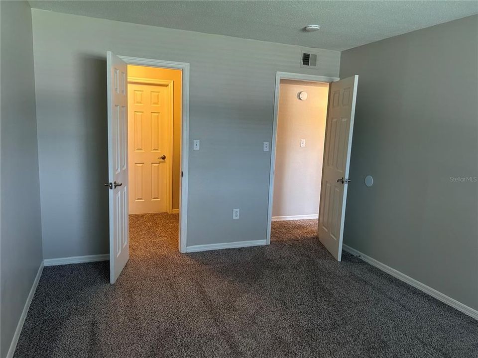 В аренду: $1,550 (2 спален, 1 ванн, 881 Квадратных фут)