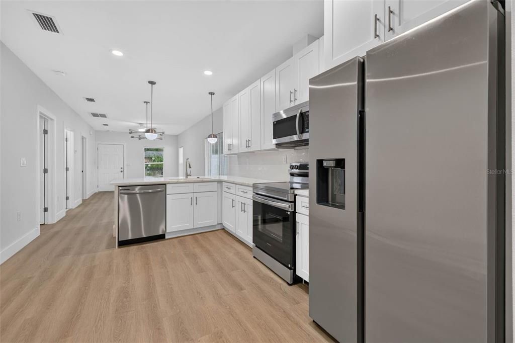 На продажу: $374,999 (3 спален, 2 ванн, 1113 Квадратных фут)