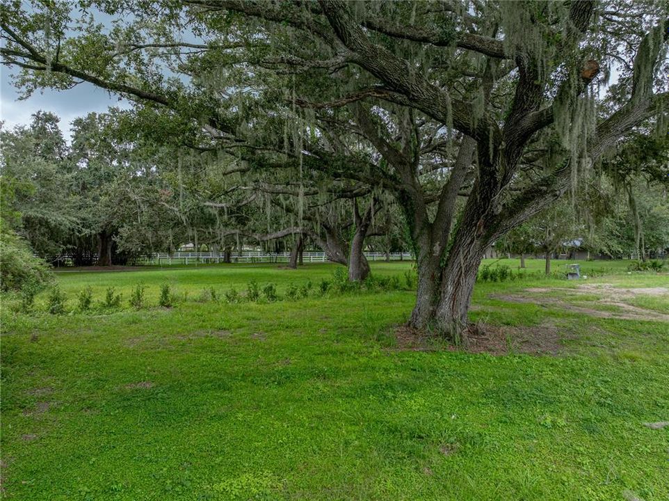待售: $199,000 (0.92 acres)