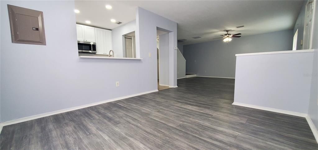 For Sale: $243,000 (3 beds, 2 baths, 1364 Square Feet)