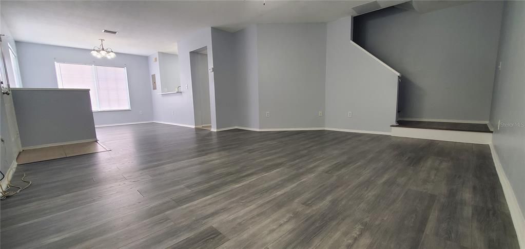 For Sale: $243,000 (3 beds, 2 baths, 1364 Square Feet)