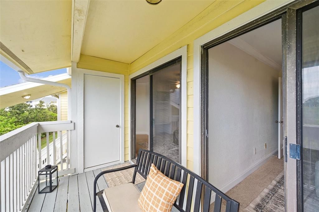 For Sale: $119,000 (1 beds, 1 baths, 705 Square Feet)