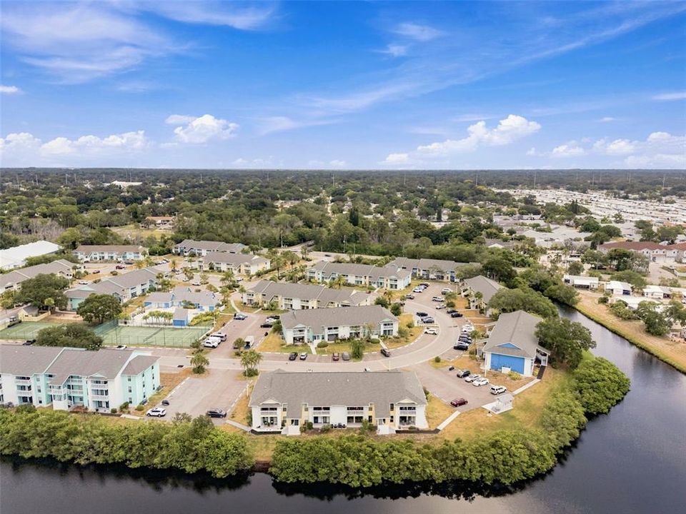 For Sale: $119,000 (1 beds, 1 baths, 705 Square Feet)
