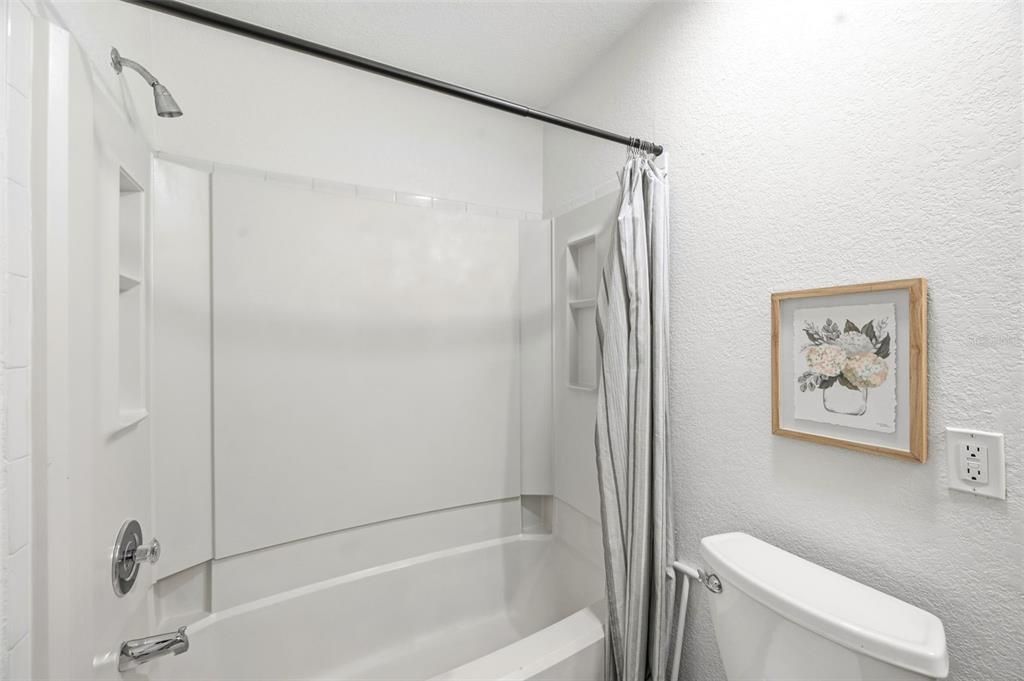 For Sale: $119,000 (1 beds, 1 baths, 705 Square Feet)