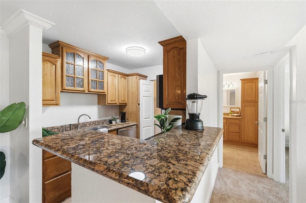 For Sale: $119,000 (1 beds, 1 baths, 705 Square Feet)