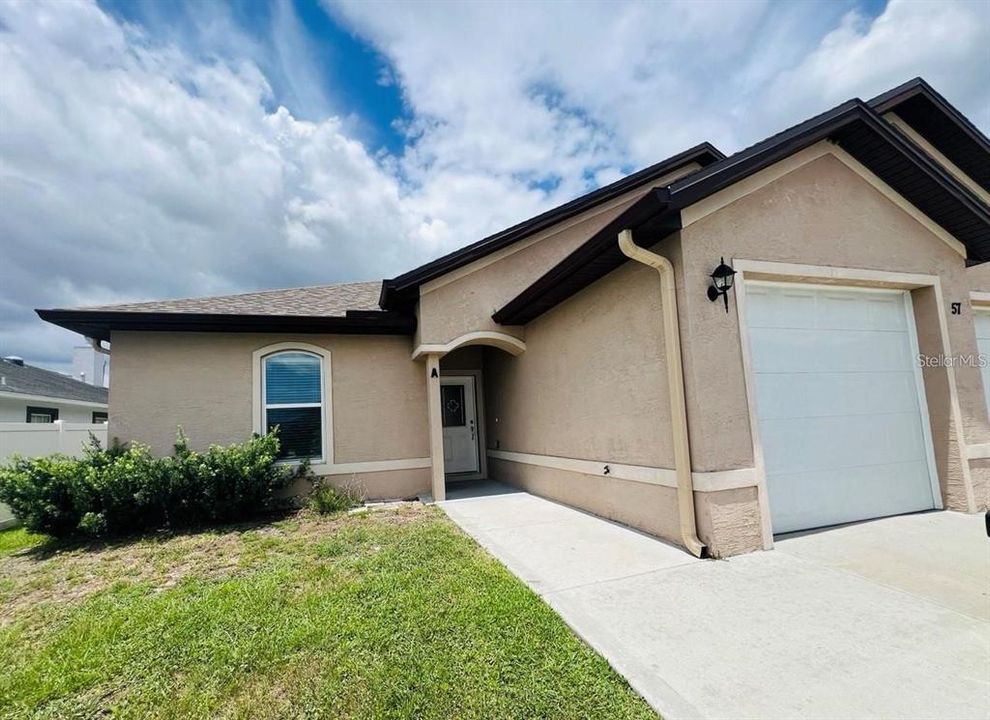 For Rent: $1,700 (3 beds, 2 baths, 1196 Square Feet)