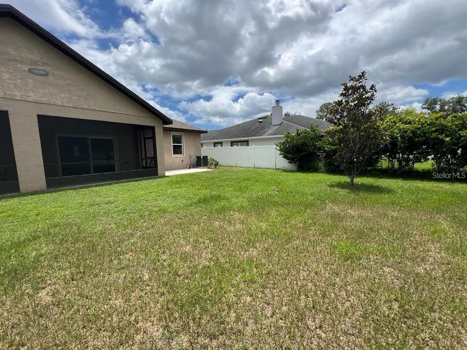 For Rent: $1,700 (3 beds, 2 baths, 1196 Square Feet)
