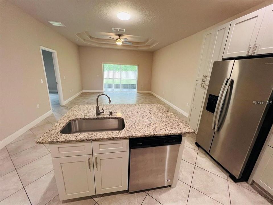 For Rent: $1,700 (3 beds, 2 baths, 1196 Square Feet)