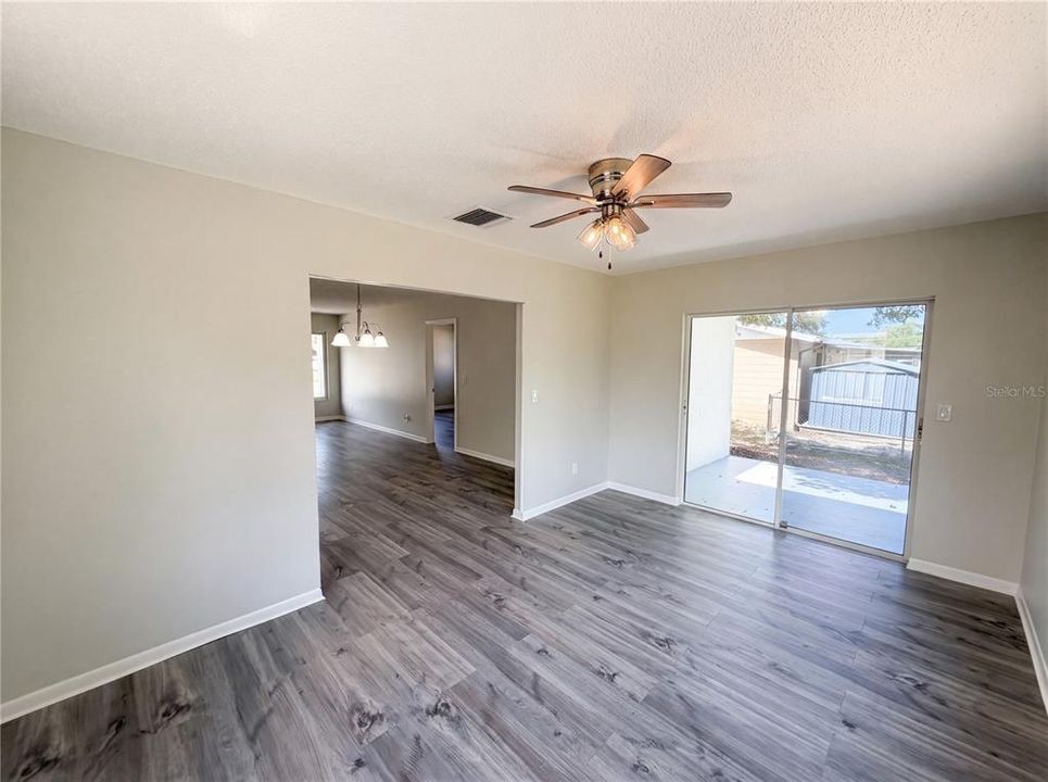 For Sale: $230,000 (2 beds, 2 baths, 1170 Square Feet)